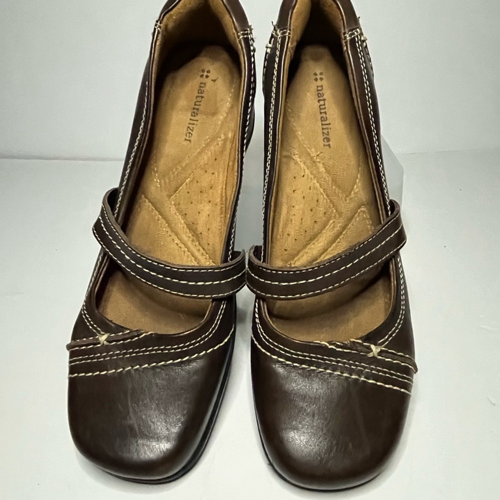Naturalizer Brown Leather Mary Jane loafers size 8